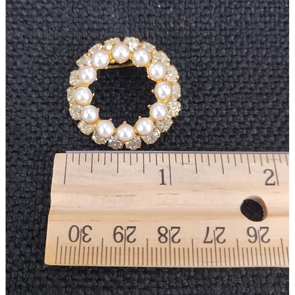 Vintage Rhinestone & Faux Pearl Wreath Circle Gold Tone Brooch